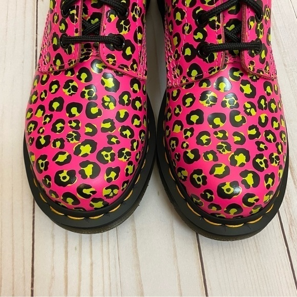Dr. Martens 1460 Smooth Leather Leopard Print Combat Boots Size 7 Women - Picture 3 of 14